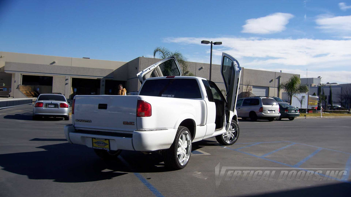 Vertical Doors Inc conversion kit for 1994–2004 GMC Sonoma - image 2