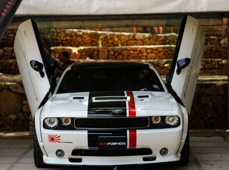 Vertical Doors Inc conversion kit for 2009–2023 Dodge Challenger - image 6